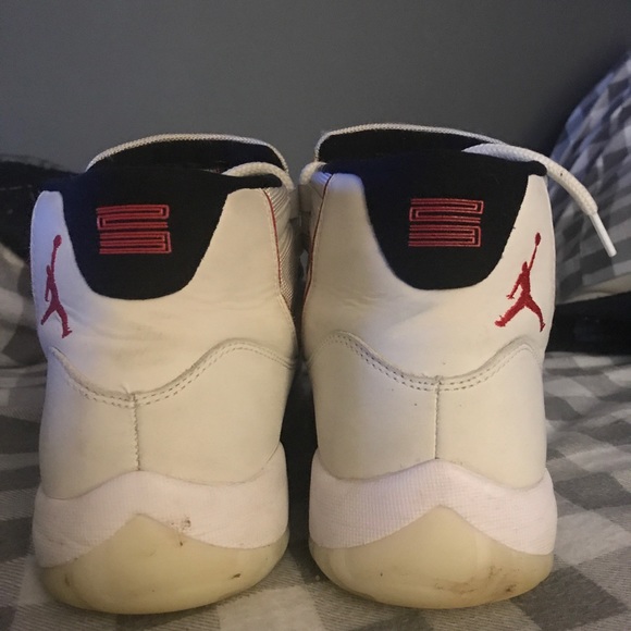 jordan 11 platinum tint - Picture 4 of 6